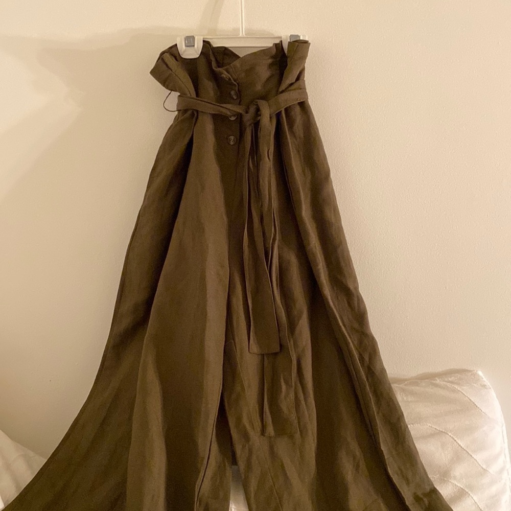 Paper-bag waist pants in olive green , come with tie for waist to cinch more !